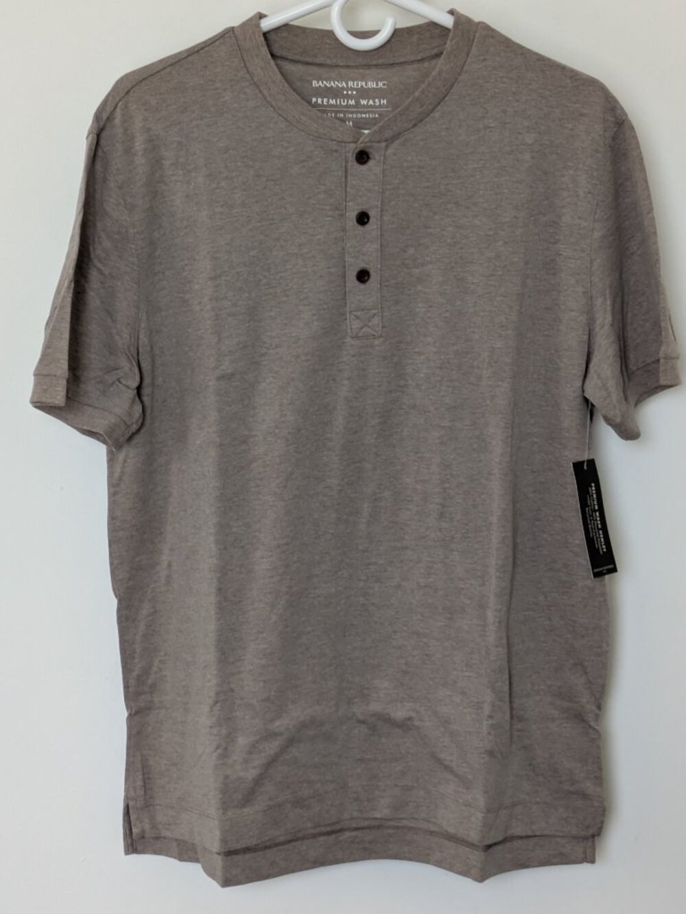 👕 Banana Republic Men's Lightweight Henley - Size M - NWT